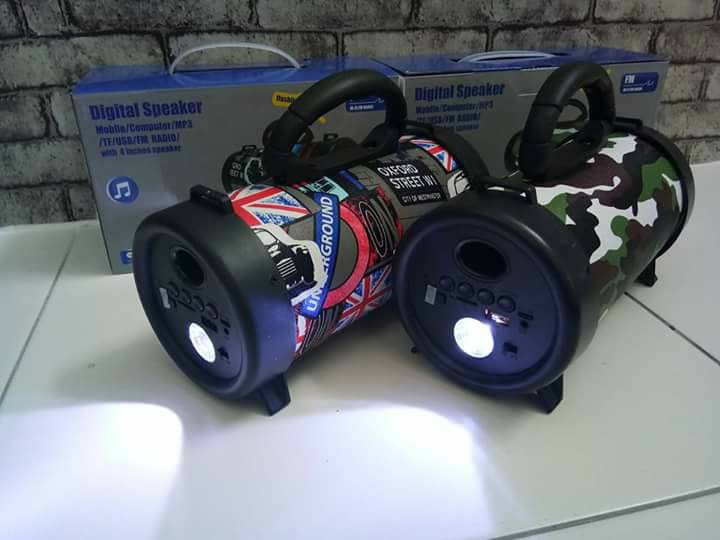 Bluetooth zvučnik sa lampom  CH-M42